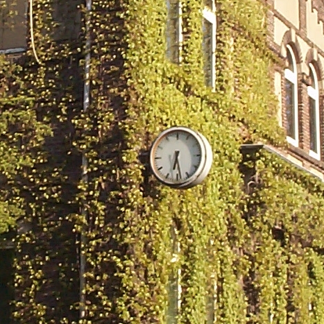 Zechenuhr am Eingang EF 1/3